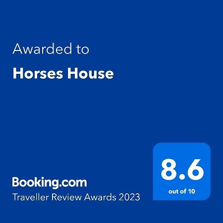 Apartamento Horses House Karak Exterior foto