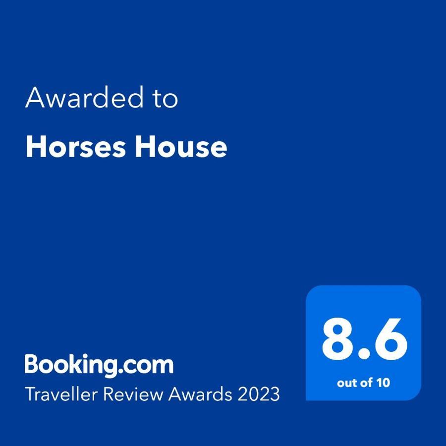 Apartamento Horses House Karak Exterior foto